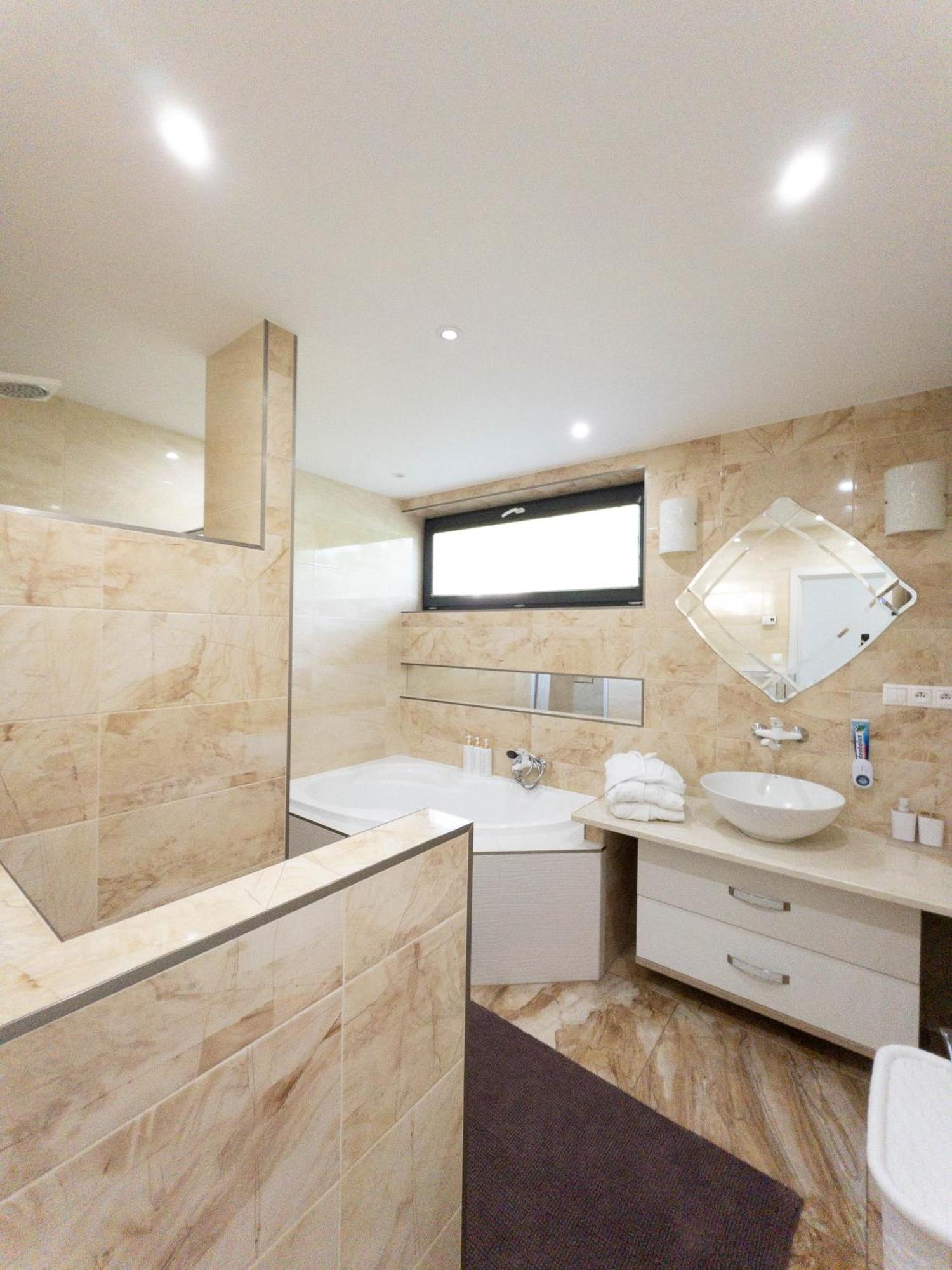 Apartman Navrchu Brezno Exterior foto